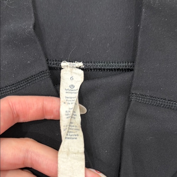 lululemon athletica Women's Black Shorts - Picture 2 of 3